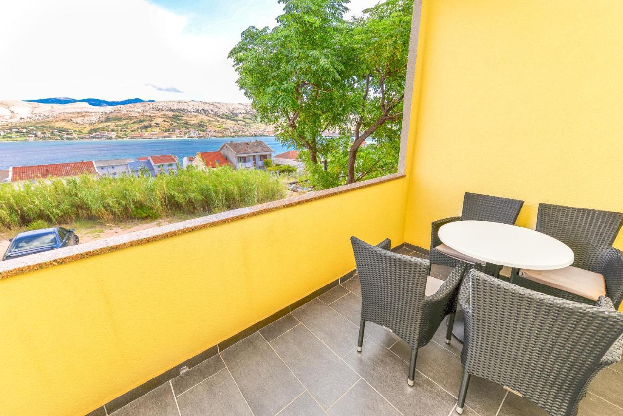 Apartments Lili Pag Town Exterior foto